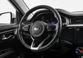 Подержанный автомобиль Kia Rio Hatchback 2019 года (15 фото)