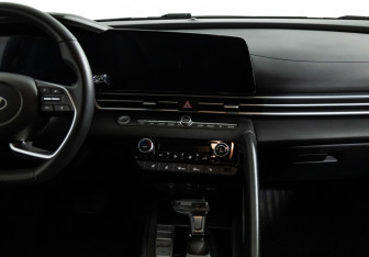 Подержанный автомобиль Hyundai Elantra Sedan 2024 года (14 фото)
