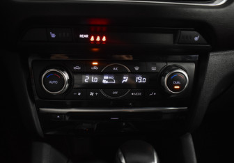 Подержанный автомобиль Mazda 6 Sedan 2015 года (18 фото)