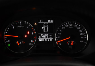 Подержанный автомобиль Nissan X-Trail 2011 года (17 фото)