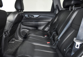 Подержанный автомобиль Nissan X-Trail 2016 года (12 фото)