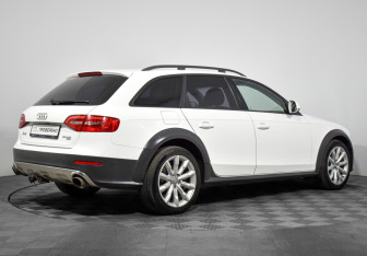 Подержанный автомобиль Audi A4 allroad 2012 года (5 фото)