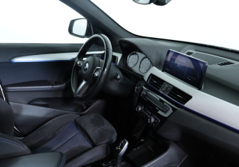 Подержанный автомобиль BMW X1 2019 года (11 фото)