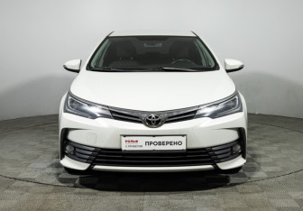 Подержанный автомобиль Toyota Corolla Sedan 2016 года (2 фото)