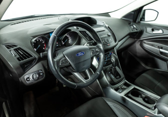 Подержанный автомобиль Ford Kuga 2019 года (11 фото)