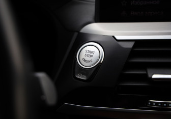 Подержанный автомобиль BMW X4 2020 года (21 фото)