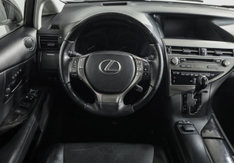 Подержанный автомобиль Lexus RX 2012 года (11 фото)