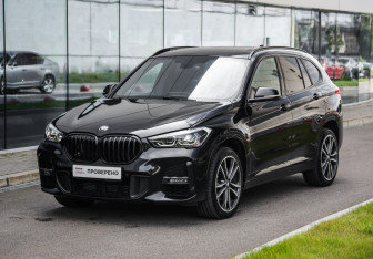 Подержанный автомобиль BMW X1 2019 года (3 фото)