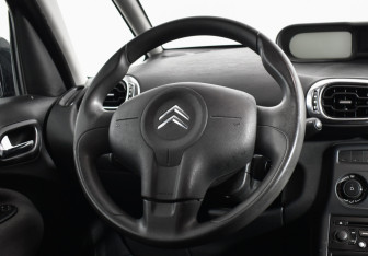 Подержанный автомобиль Citroen C3 Picasso 2009 года (14 фото)