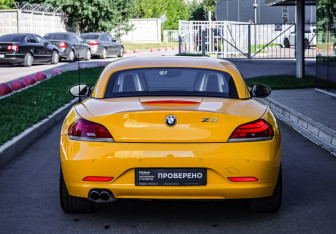 Подержанный автомобиль BMW Z4 Roadster 2011 года (6 фото)