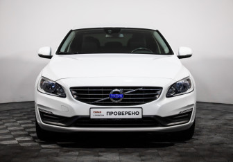 Подержанный автомобиль Volvo S60 2014 года (2 фото)