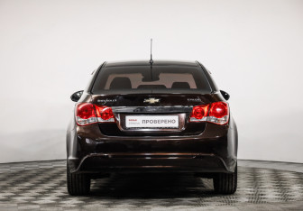 Подержанный автомобиль Chevrolet Cruze Sedan 2013 года (6 фото)