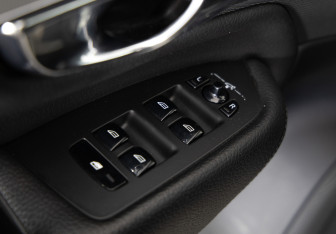 Подержанный автомобиль Volvo XC90 2016 года (26 фото)