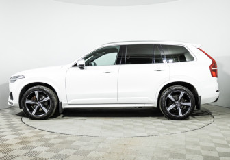 Подержанный автомобиль Volvo XC90 2018 года (8 фото)