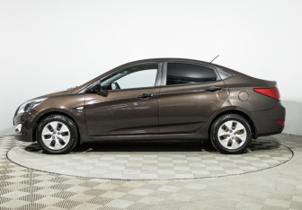 Подержанный автомобиль Hyundai Solaris Sedan 2015 года (8 фото)