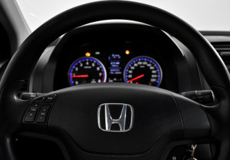 Подержанный автомобиль Honda CR-V 2011 года (17 фото)