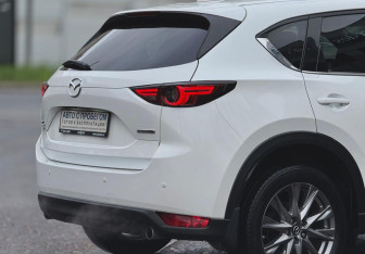 Подержанный автомобиль Mazda CX-5 2020 года (7 фото)