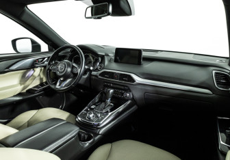 Подержанный автомобиль Mazda CX-9 2017 года (9 фото)