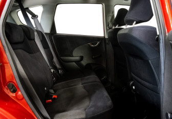 Подержанный автомобиль Honda Jazz 2009 года (14 фото)