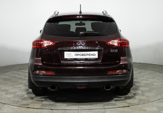 Подержанный автомобиль Infiniti EX 2012 года (6 фото)
