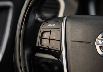 Подержанный автомобиль Volvo XC60 2013 года (15 фото)