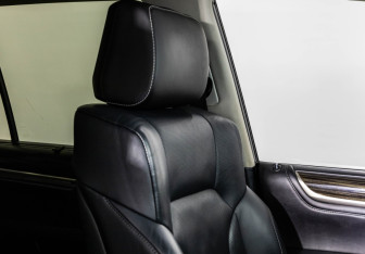 Подержанный автомобиль Lexus LX 2015 года (24 фото)