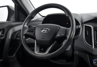 Подержанный автомобиль Hyundai Creta 2018 года (14 фото)