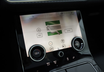 Подержанный автомобиль Land Rover Range Rover Velar 2018 года (20 фото)
