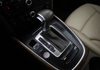 Подержанный автомобиль Audi Q5 2012 года (12 фото)