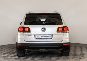 Подержанный автомобиль Volkswagen Touareg 2009 года (6 фото)