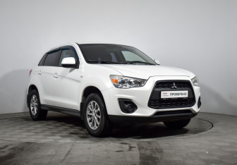 Подержанный автомобиль Mitsubishi ASX 2013 года (3 фото)