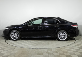 Подержанный автомобиль Toyota Camry Sedan 2020 года (8 фото)