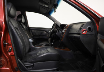 Подержанный автомобиль Hyundai Sonata 2006 года (19 фото)