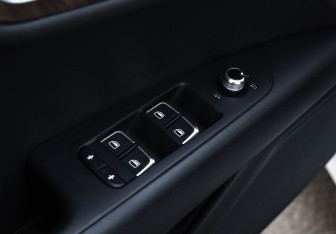 Подержанный автомобиль Audi A7 2012 года (23 фото)