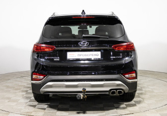 Подержанный автомобиль Hyundai Santa Fe 2018 года (6 фото)