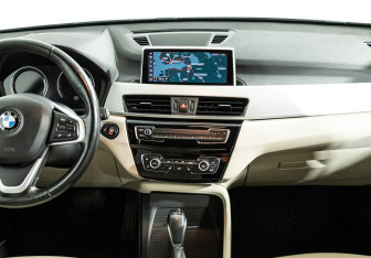 Подержанный автомобиль BMW X1 2020 года (14 фото)