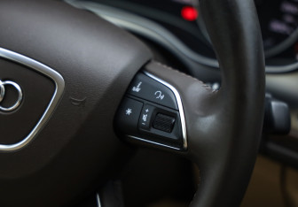Подержанный автомобиль Audi A6 Sedan 2012 года (13 фото)