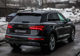 Подержанный автомобиль Audi Q5 2019 года (5 фото)