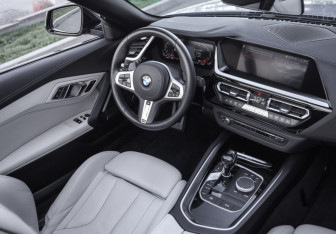 Подержанный автомобиль BMW Z4 Roadster 2020 года (16 фото)