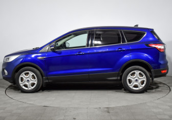 Подержанный автомобиль Ford Kuga 2017 года (8 фото)