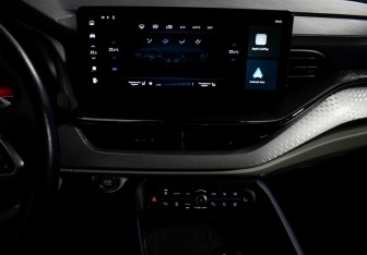 Подержанный автомобиль Haval F7 2022 года (18 фото)