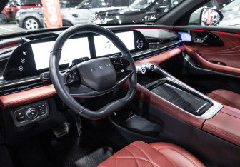 Подержанный автомобиль Exeed RX 2023 года (20 фото)
