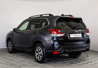 Подержанный автомобиль Subaru Forester Suv 2019 года (7 фото)