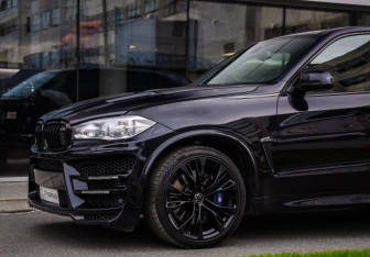 Подержанный автомобиль BMW X5 M 2016 года (10 фото)