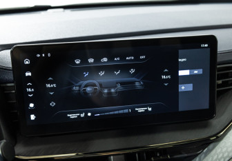 Подержанный автомобиль Haval F7 2023 года (16 фото)