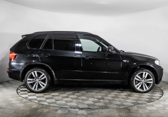Подержанный автомобиль BMW X5 2013 года (4 фото)