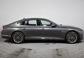 Подержанный автомобиль Genesis G80 2021 года (4 фото)
