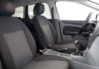Подержанный автомобиль Ford Focus Wagon 2010 года (11 фото)