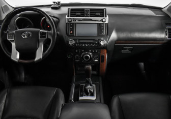 Подержанный автомобиль Toyota Land Cruiser Prado 2014 года (15 фото)