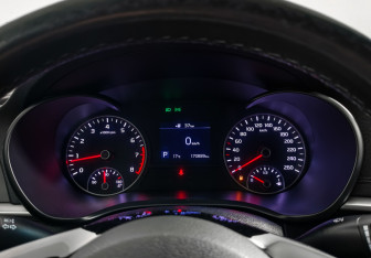 Подержанный автомобиль Kia Optima Sedan 2019 года (19 фото)